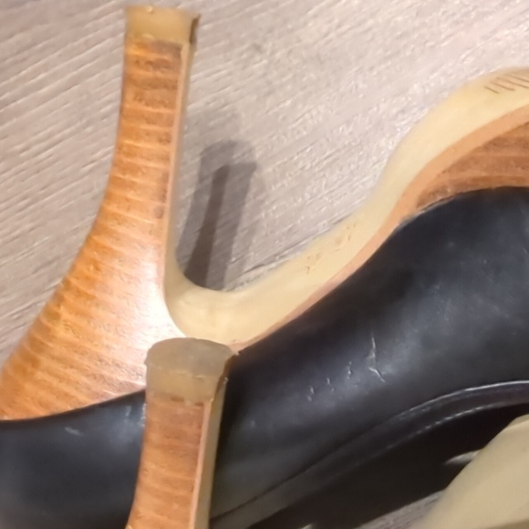 Steve Madden Black Leather Peep-Toe Platform Heels - Size 8 - Picture 10 of 10